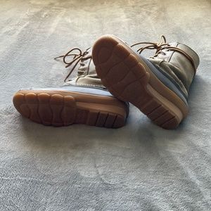 Sperry Saltwater Reeve Duck Boot, Size 6 - Gently Worn / Like New